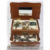 Image 1 : ESTATE JEWELRY BOX WITH CONTENTS