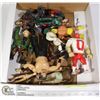 Image 1 : FLAT VINTAGE MIX ACTION FIGURES