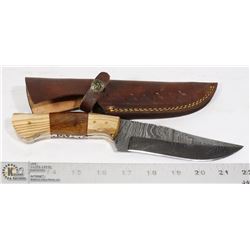 HAND MADE DAMASCUS HUNTING KNIFE IN LEATHER