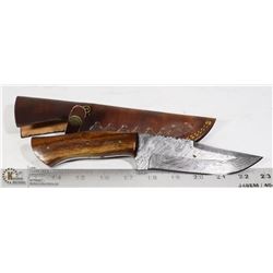 HAND MADE DAMASCUS HUNTING KNIFE IN LEATHER