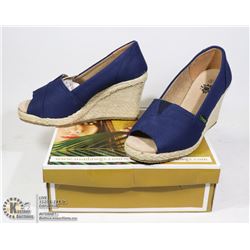 WOMENS KAYMAN 3" WEDGE OPEN TOE SANDAL NAVY CANVAS