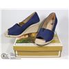 Image 1 : WOMENS KAYMAN 3" WEDGE OPEN TOE NAVY CANVAS