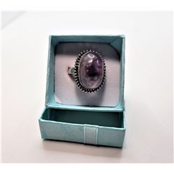 18)  PURPLE OVAL NATURAL AMETHYST RING