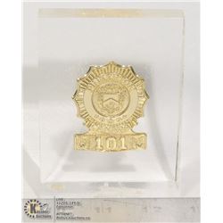 PINKERTON INVESTIGATION AGENCY BADGE IN LUCITE