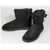 Image 1 : WOMENS LANYANI WINTER BOOTS SIZE 10