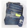 Image 1 : 2 PAIRS OF BLUE BLOOD 27/34 BLUE JEANS