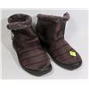 Image 1 : UNKNOWN SIZE WOMENS WINTER BOOTS
