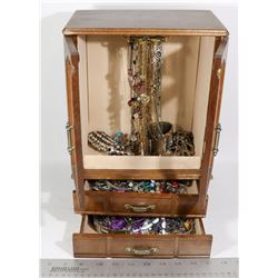 ESTATE JEWELRY BOX WITH JEWELRY