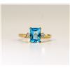 Image 1 : 14K YELLOW GOLD, BLUE TOPAZ AND DIAMOND RING