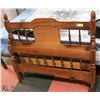 Image 1 : VINTAGE SINGLE WOOD HEADBOARD AND FOOTBOARD