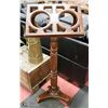Image 1 : VINTAGE SOLID OAK REVOLVING PEDESTAL/PODIUM
