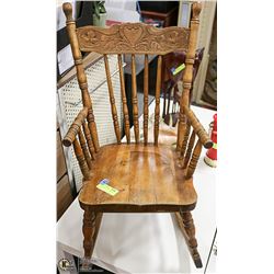 ESTATE VINTAGE SOLID WOOD CHILDS