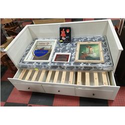 PULL OUT DAYBED WITH STORAGE