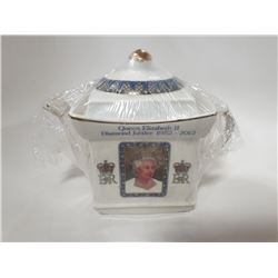 QUEEN JUBILEE TEA POT. DIAMOND JUBILEE 10" TALL