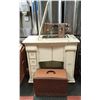 Image 1 : ANTIQUE DOMESTIC SEWING MACHINE WITH STAND