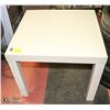 Image 1 : WHITE END TABLE