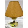 Image 1 : VINTAGE TABLETOP LAMP (WORKING)