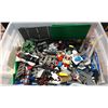 Image 1 : LEGO LARGE BIN ASSORTED PIECES INCLUDING PEOPLE