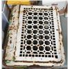 Image 1 : VINTAGE METAL HEATING GRATES