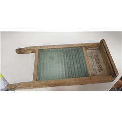 ANTIQUE "PEARL" RARE SMALL GLASS WASHER