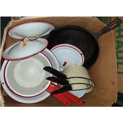 BOX WITH VINTAGE ENAMELED TINWARE WITH