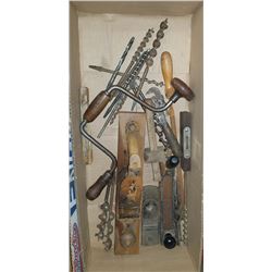 LARGE BOX OF ESTATE VINTAGE HAND TOOLS,