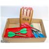 Image 1 : VINTAGE ASSORTED DARTS IN CARRY CASES