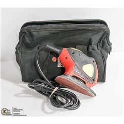 BLACK AND DECKER MOUSE SANDER IN CARRY CASE