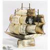 Image 1 : VINTAGE HORN SHIP 8"