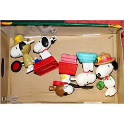 SNOOPY PEANUTS COLLECTION