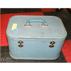 VINTAGE MAKE UP CASE