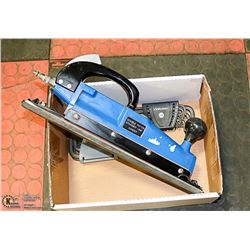 DOUBLE PISTON STRAIGHT LINE SANDER AND 2 SETS