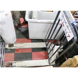 CROWN PALLET JACK WITH CARGO RACK