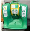 Image 1 : EYEWASH STATION.