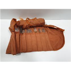 VINTAGE CUTLERY 5 PLACE SETTING W/EXTRA PIECES.