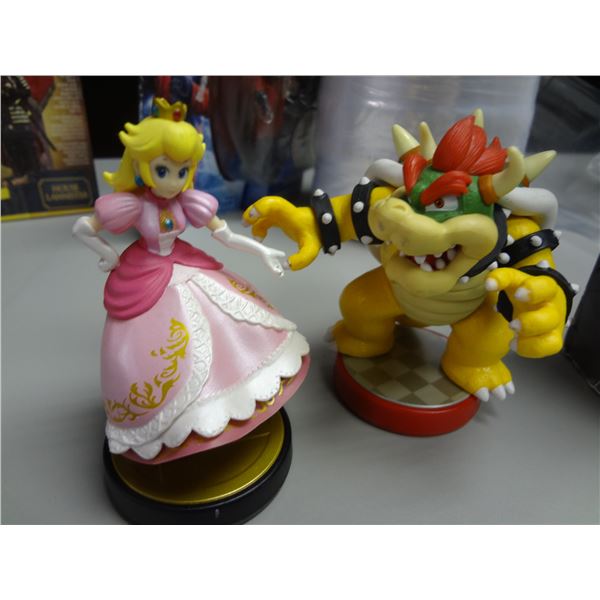 Mario Amiibo Peach & Bowser