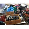 Image 1 : Lot of new shoes with ski boots and jackets