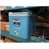 Image 2 : VINTAGE COLEMAN METAL COOLER