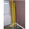 Image 2 : 4 YELLOW MANFROTO STUDIO LIGHT EXTENDABLE POLES