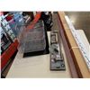 Image 2 : White aluminum venetian blinds, new towel rack, desk organizer and more