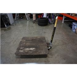 HYDRAULIC TROLLEY JACK WITH PLATFORM