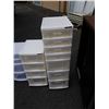 Image 2 : 3 plastic organizers