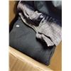 Image 3 : BOX OF LULULEMON CLOTHING SIZE 6 AND 8