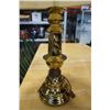 Image 2 : BRASS TABLE LAMP AND CORNER BENCH