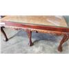 Image 8 : CLAW FOOT BENCH WITH GLASSTOP OPTION