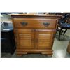 Image 2 : VILAS MAPLE SIDE TABLE