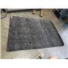 Image 2 : 62 INCH GREY SHAG AREA CARPET