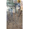 Image 2 : 3 METAL STANDS WITH GLASS VASES