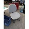Image 1 : Grey gas lift office chair