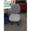 Image 2 : Grey gas lift office chair